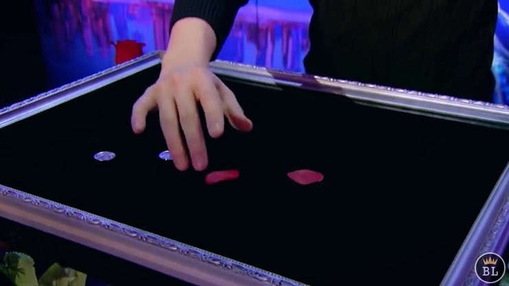 Visual Matrix AKA Rose Act Elegant Gold (Gimmick and Online Instructions) by Will Tsai and SansMinds - Trick - Piper Magic