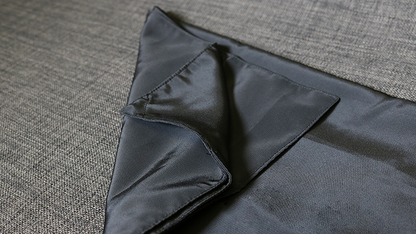 Devil's Handkerchief (Black) by Bazar de Magia - Trick